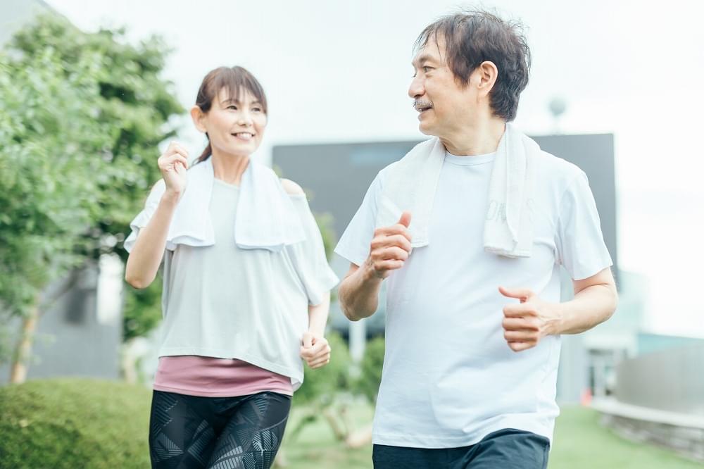 日々のストレッチは体を若く保つための秘訣です
